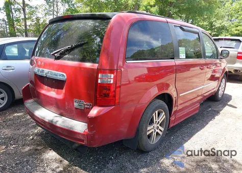 2010 Dodge Grand Caravan Sxt z USA, uszkodzony, nr VIN 2D4RN5DX5AR223609